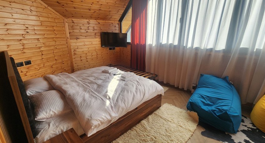 Suite with Mountain View